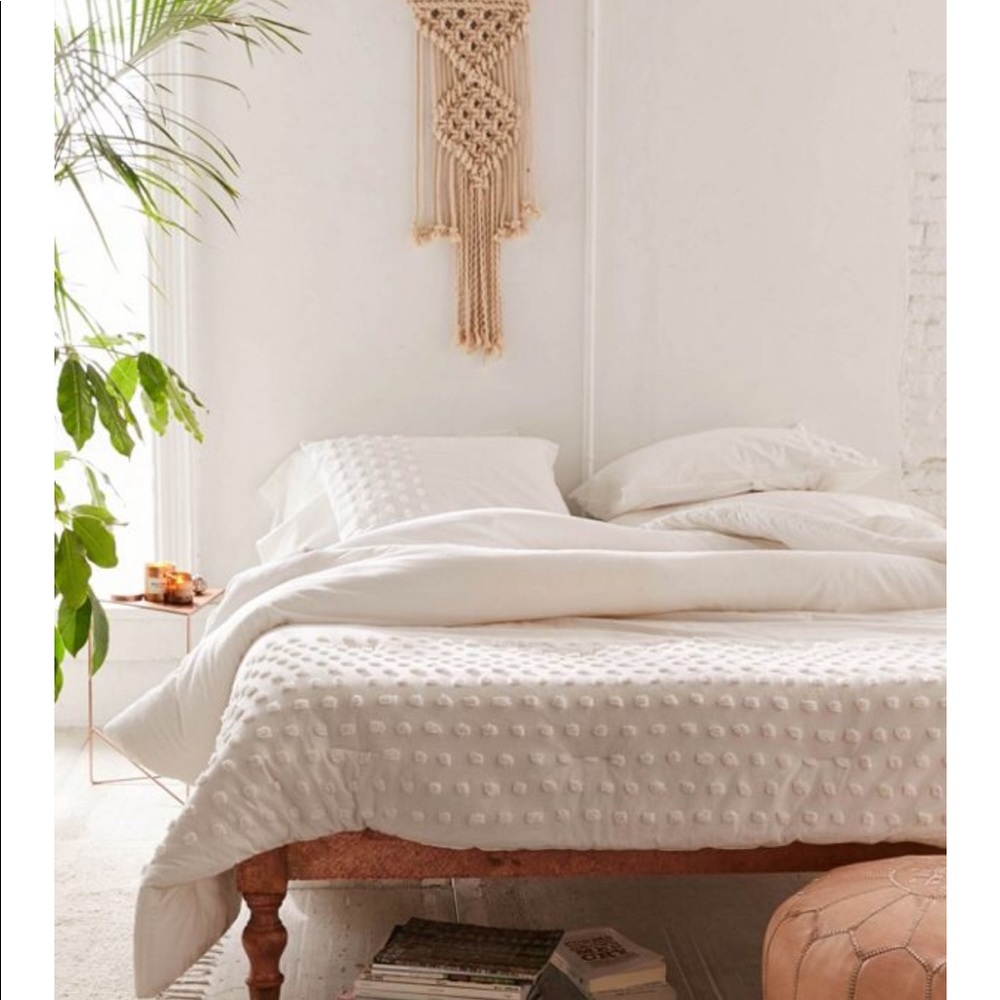 Urban Outfitters Twin Ivory Tufted Dot Duvet set